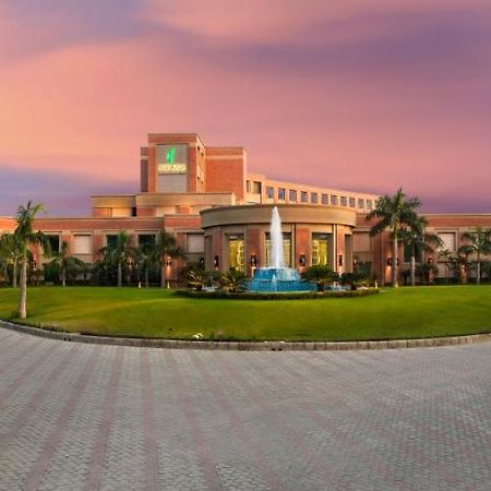 Nirvana Luxury Hotel L Λουντιάνα Εξωτερικό φωτογραφία