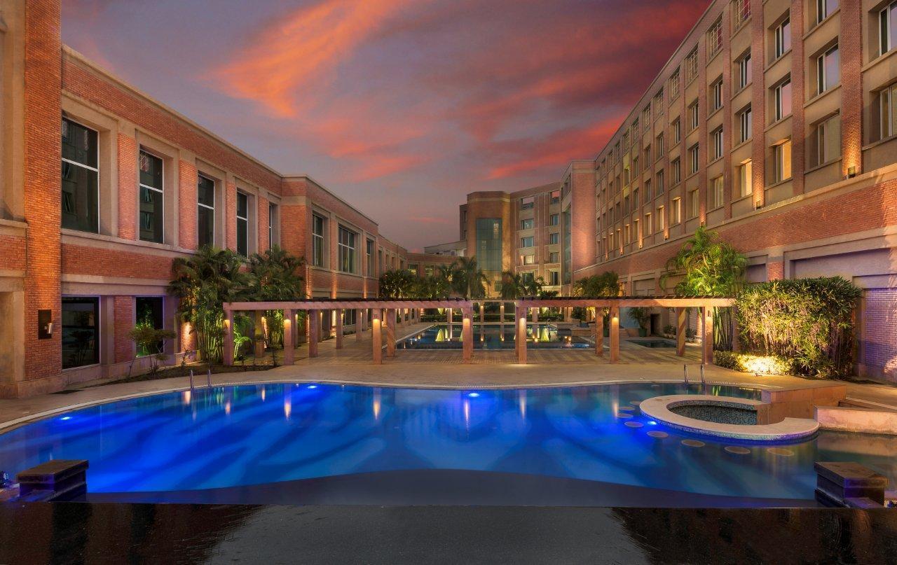 Nirvana Luxury Hotel L Λουντιάνα Εξωτερικό φωτογραφία