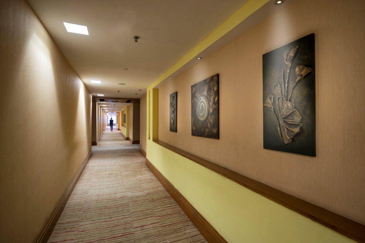 Nirvana Luxury Hotel L Λουντιάνα Εξωτερικό φωτογραφία