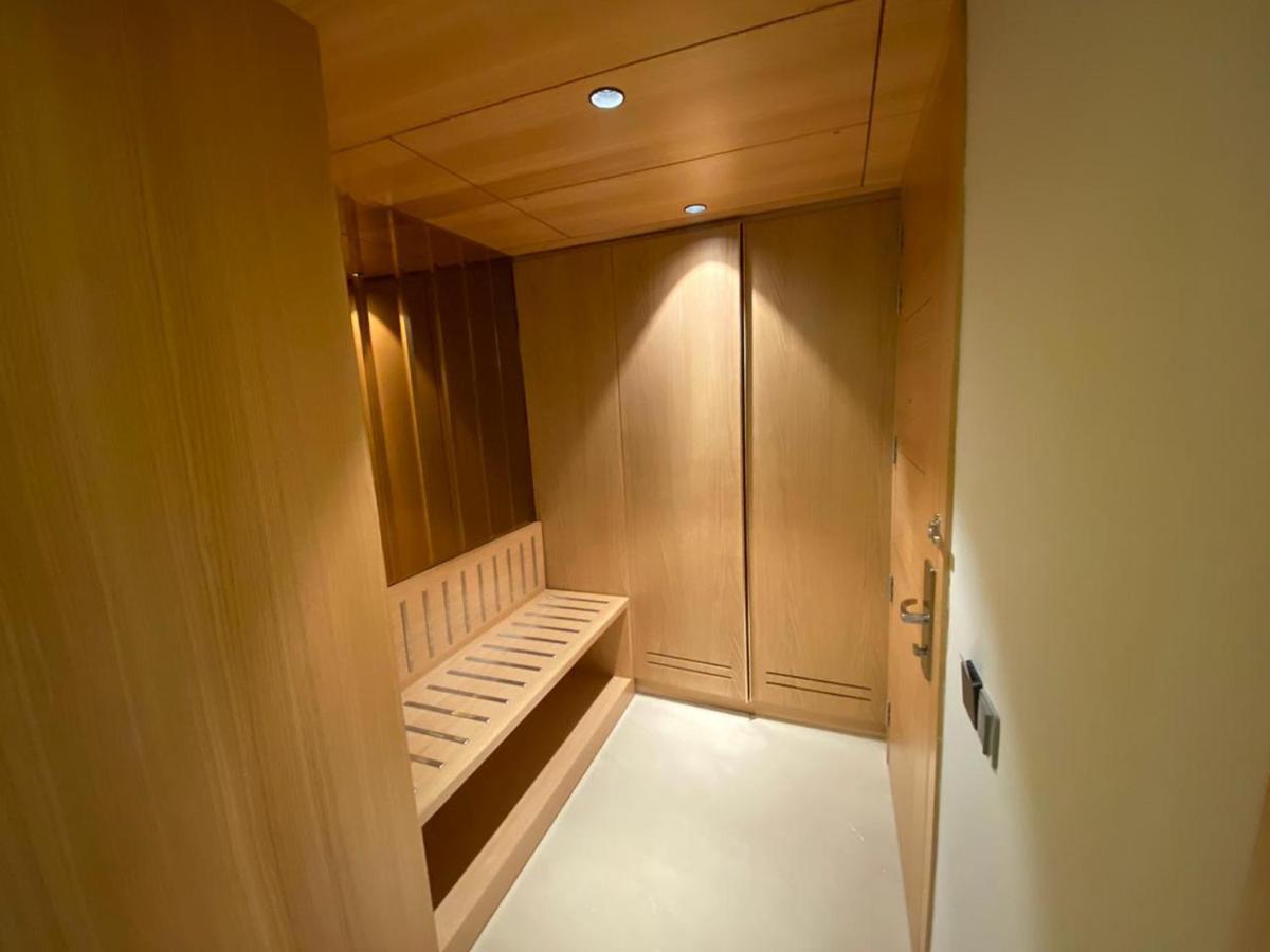 Nirvana Luxury Hotel L Λουντιάνα Εξωτερικό φωτογραφία