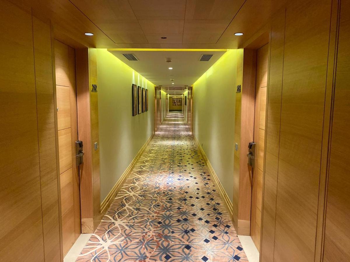 Nirvana Luxury Hotel L Λουντιάνα Εξωτερικό φωτογραφία